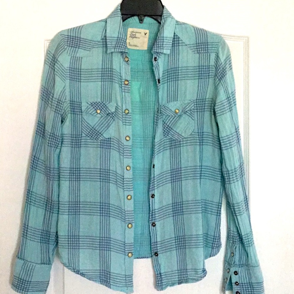 AMERICAN EAGLE long sleeve button down shirt - size 6